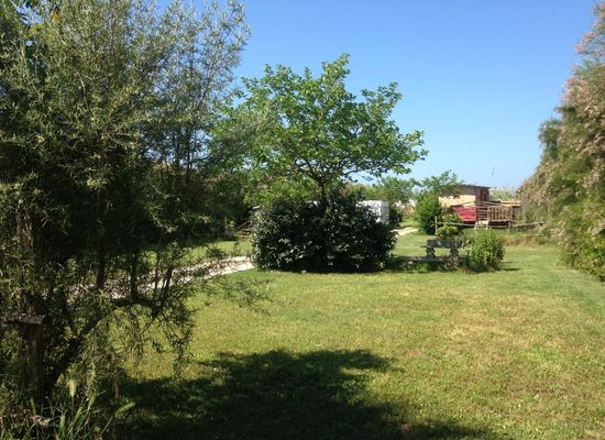 Emplacement de camping nu pour tente et camping car sur l'île d'Oléron