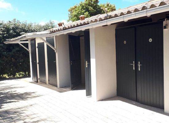 Sanitaires douche et toilette camping oléron